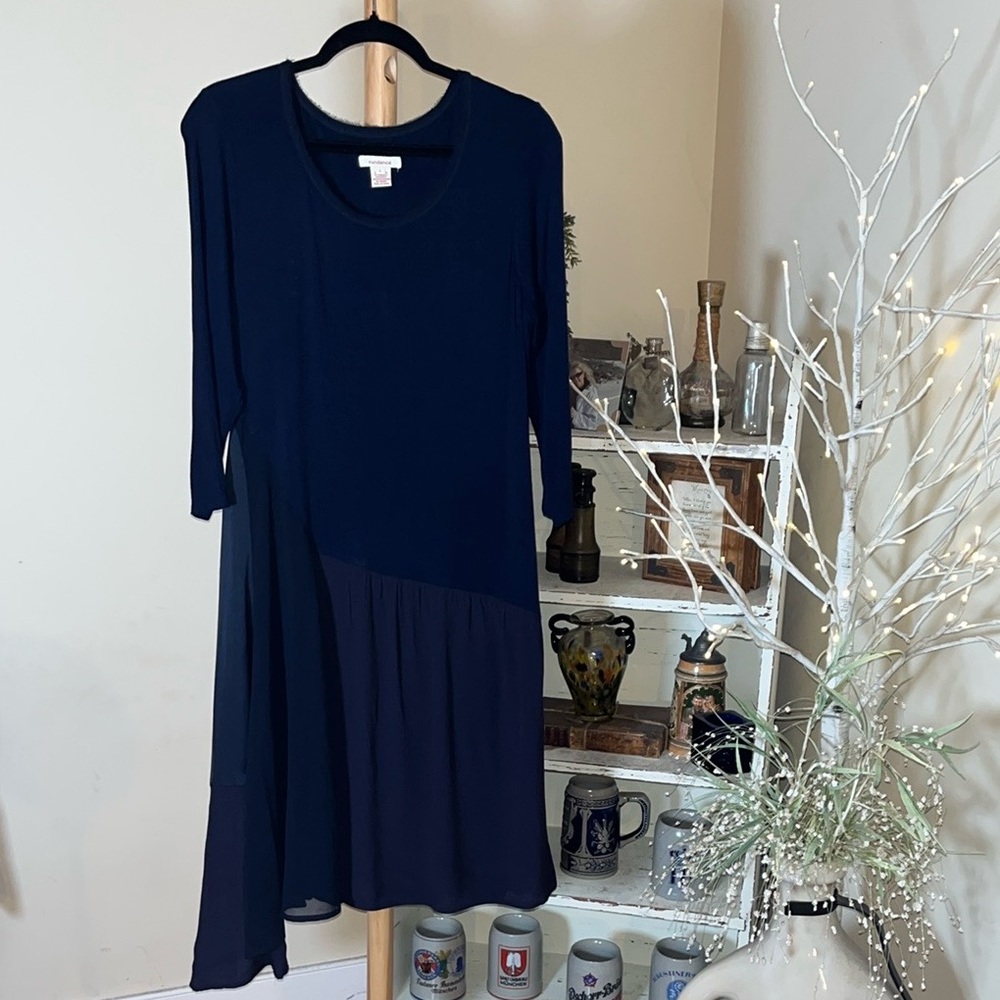 Sundance L Gorgeous Dark Navy Blue Dress w/flowy sheer and satin side of skirt